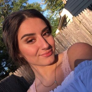 Meet your Posher, Mytha